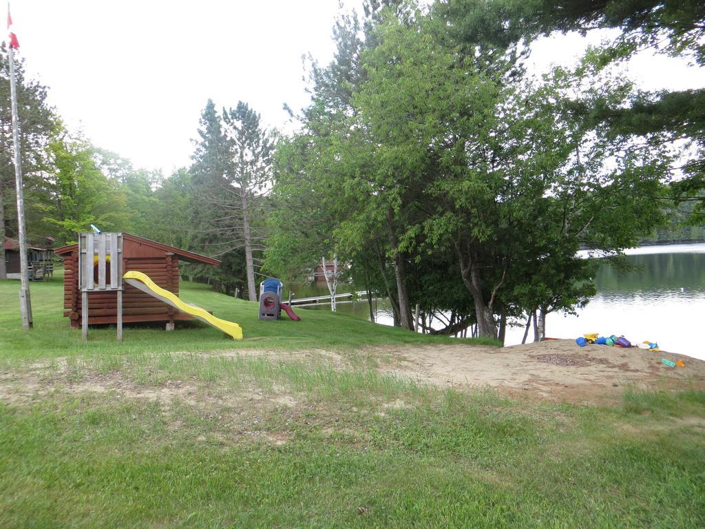 Bondi Village Cottage Resort Lake of Bays 外观 照片